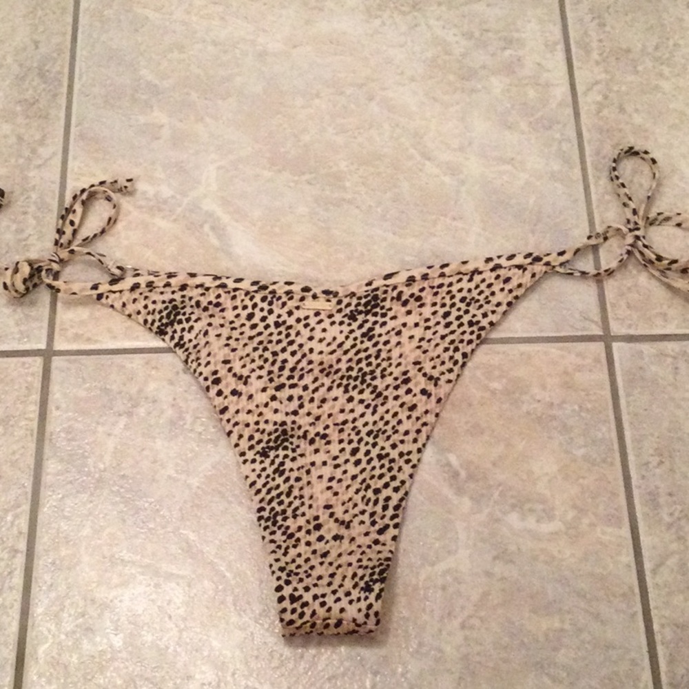 Hollister small bottoms!